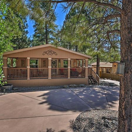 Munds Park Cabin Retreat With Deck And Fire Pit! Extérieur photo